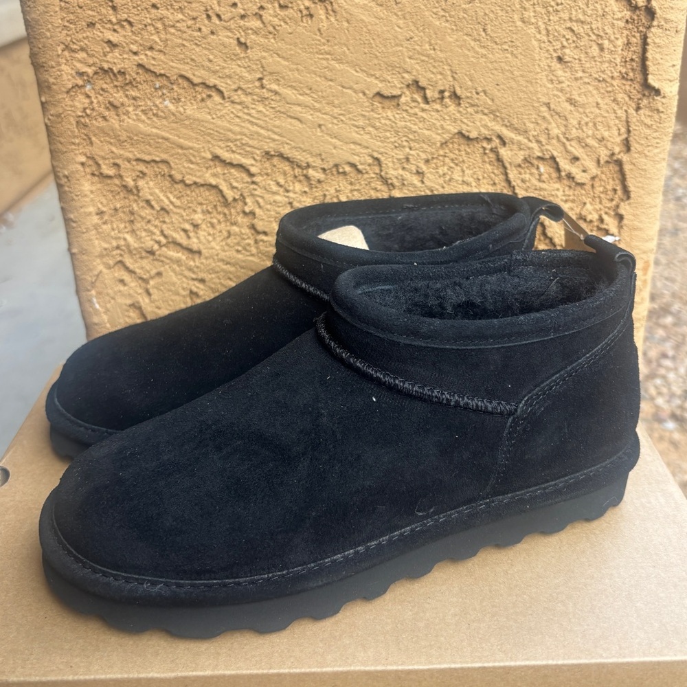 BEARPAW Women's Super Shorty Ankle Boot Black Size 6 new in box - Picture 1 of 8